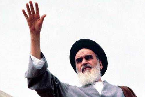 امام خمینی(ره)؛ یک حقیقت همیشه زنده در قلوب مسلمانان جهان است