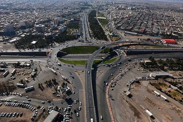 ورودی قم از سمت آزاد راه تهران باید ساماندهی شود