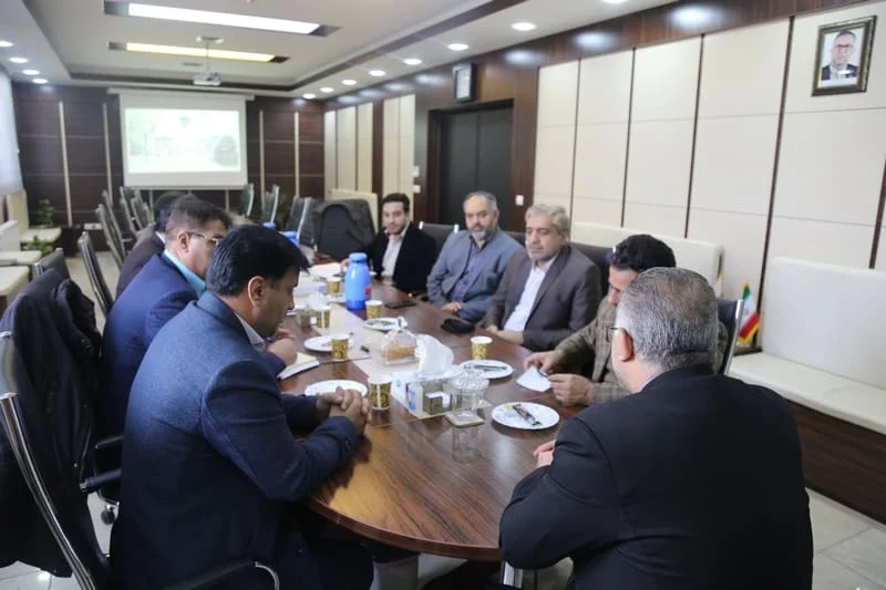 دیدار اعضای کمیسیون حمل و نقل شورای شهر قم با مدیر کل راه آهن قم