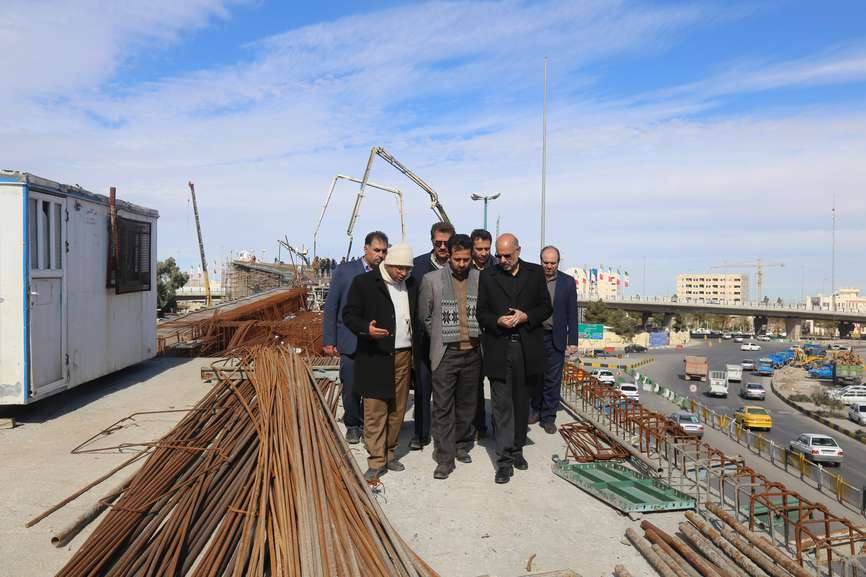 بازدید اعضای شورای اسلامی شهرمقدس قم از بتن ریزی پروژه تقاطع غیرهمسطح ولیعصر(عج)