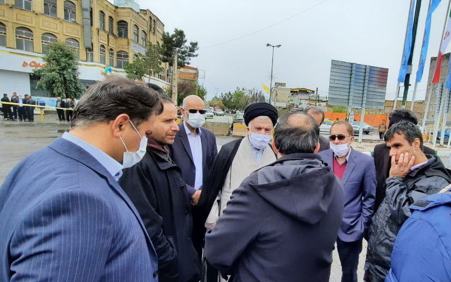 بازدید اعضای شورای اسلامی شهرمقدس قم از حادثه فرونشست خیابان در میدان کشاورز