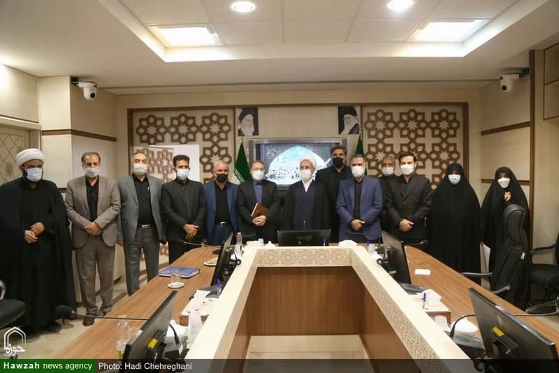 دیدار اعضای شورای اسلامی شهر مقدس قم با آیت الله اعرافی رئیس حوزه های علیمه