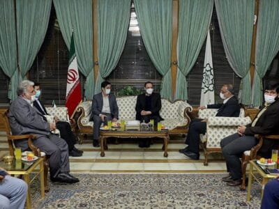 دیدار رئیس و اعضای شورای اسلامی شهر به همراه شهردار کلانشهر قم با شهردار تهران