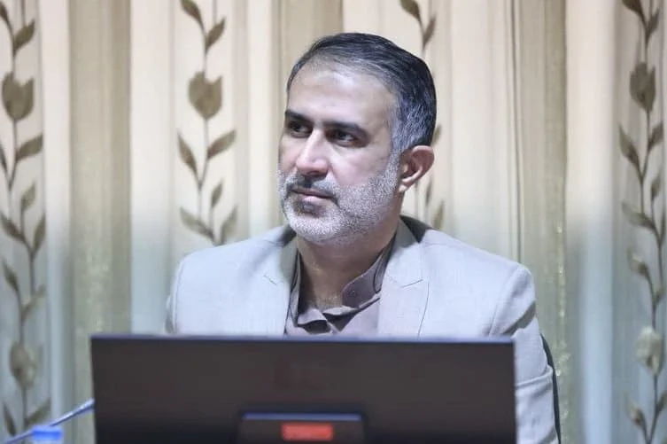 شهرداری، به تذکرات شورا دلسوزانه نگاه کند