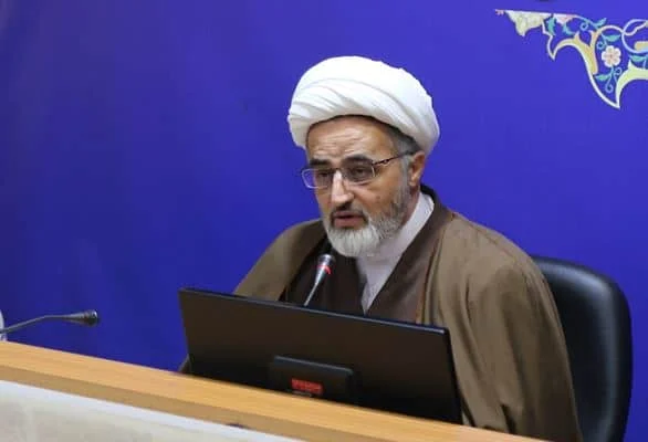 مردم عائله ما هستند و برای از بین بردن آسیب های اجتماعی جامعه باید اقدامی همگانی صورت گیرد