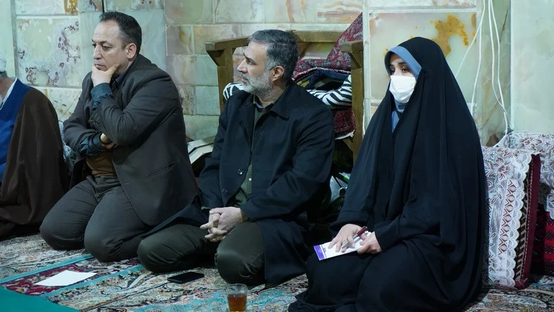 برپایی میز خدمت شورای اسلامی شهر قم در مسجد امام رضا(ع)