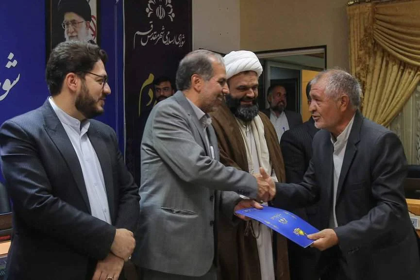 تقدیر از خادمان مردمی اربعین حسینی در جلسه رسمی شورای اسلامی شهر قم