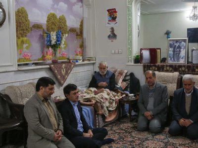 دیدار اعضای شورای اسلامی شهر با خانواده شهدای راه آزادی قدس