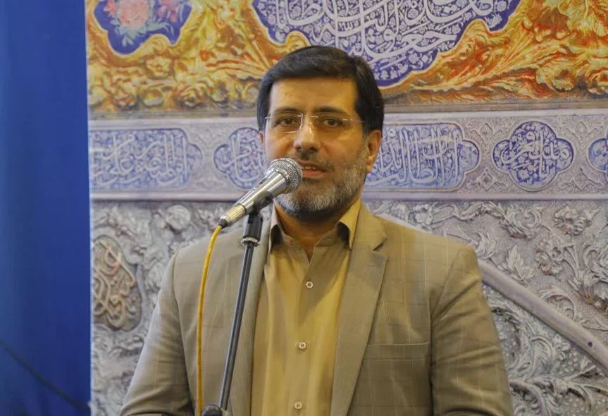 باید با زبان هنر، شأن حضرت معصومه(س) و بانوی مسلمان قمی را به جهان مخابره کنیم