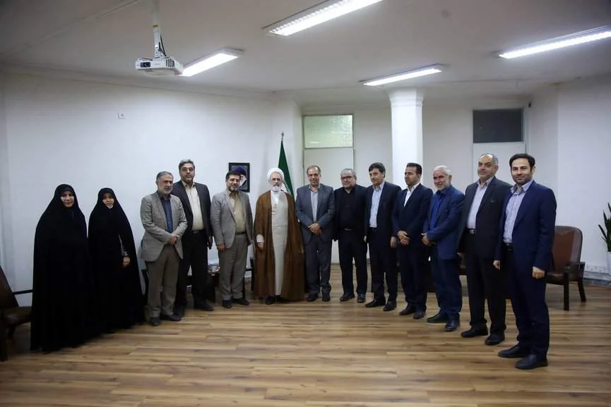 دیدار اعضای شورای اسلامی شهر قم با آیت الله اعرافی