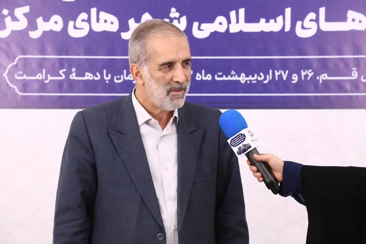 نباید رقابتی بین مدیریت شهری و مدیریت استان وجود داشته باشد/ضرورت توجه وزارت کشور به درآمدهای پایدار شهرداریها