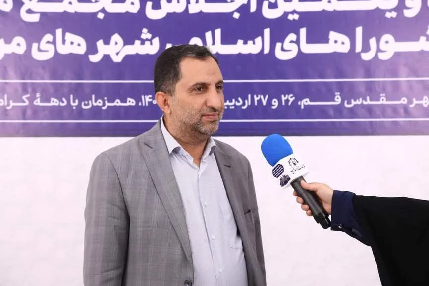 قانون شورای عالی استانها باید تغییر کند/دولت بدهی خود به شهرداریها را پرداخت کند