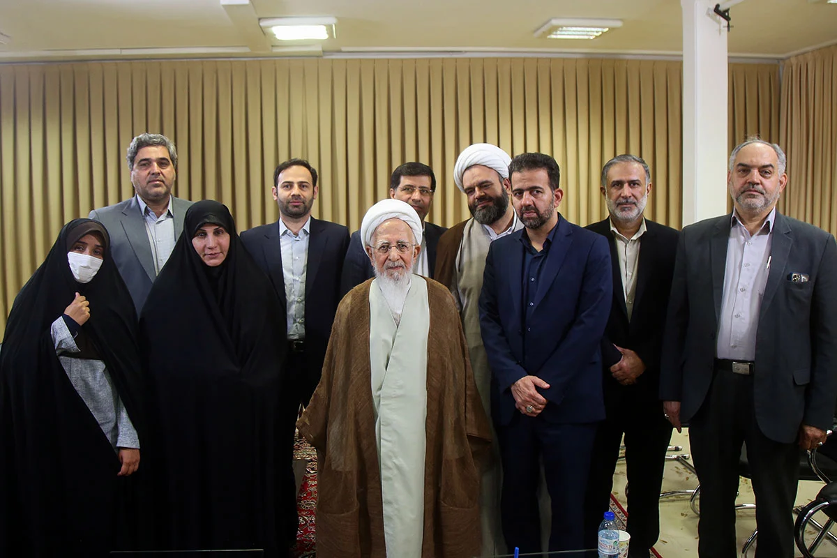 دیدار اعضای شورای اسلامی شهر مقدس قم با آیت‌الله جوادی آملی