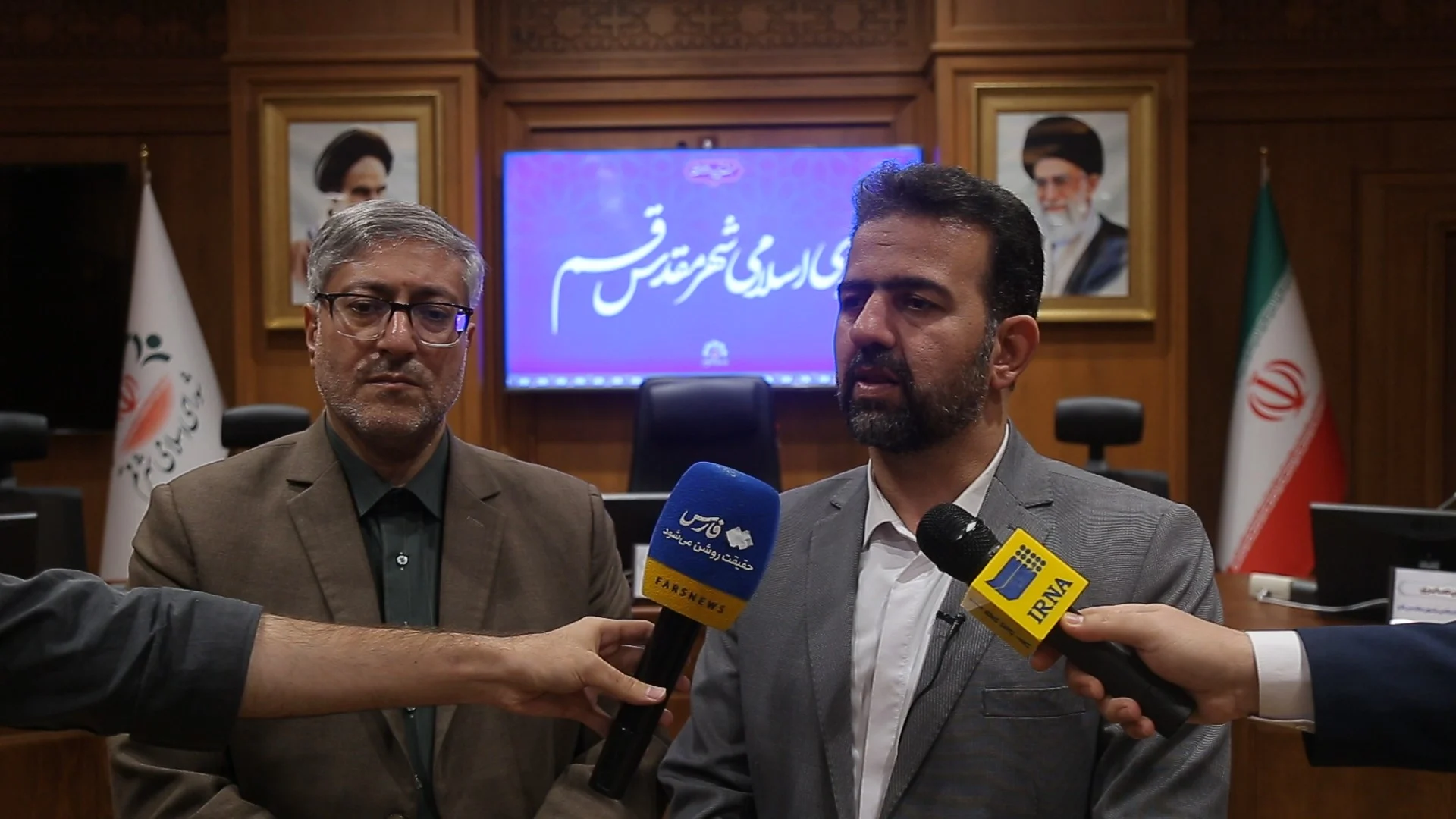 دیدار مدیران شهرداری قم با اعضای شورای اسلامی شهر به مناسبت روز ملی شوراها