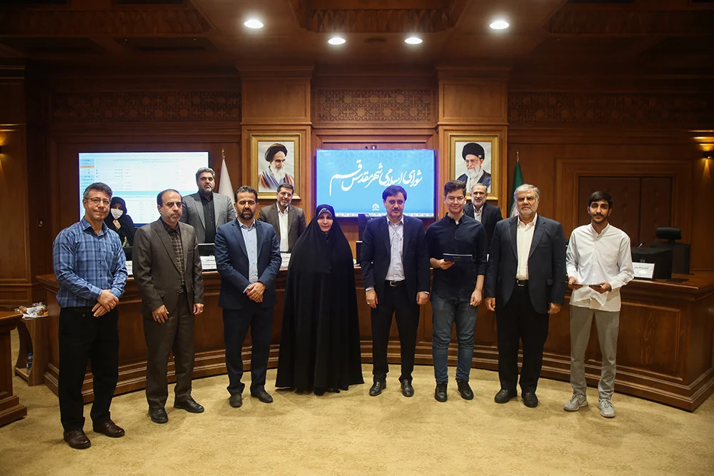 تجلیل از نخبگان علمی در یکصد و هشتاد و یکمین جلسه رسمی و علنی شورای اسلامی شهر قم