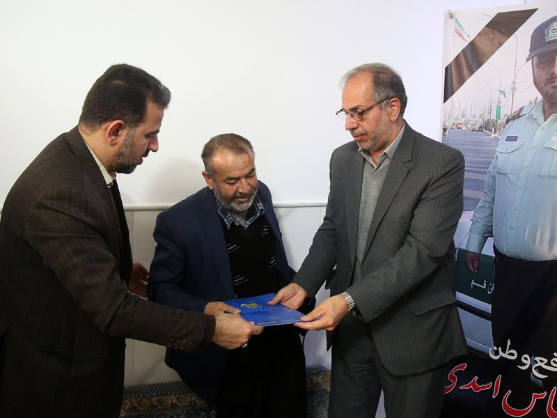 حضور اعضای شورای اسلامی شهر در منزل شهدای اغتشاشات اخیر