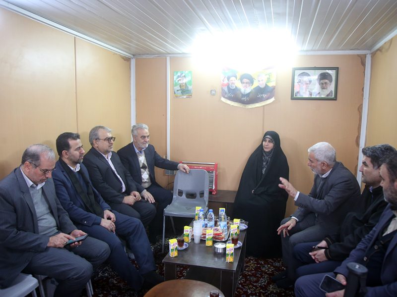 بازدید میدانی رئیس و اعضای شورای اسلامی شهر قم از روند خدمات‌رسانی ستادها و مواکب مردمی در نیمه شعبان