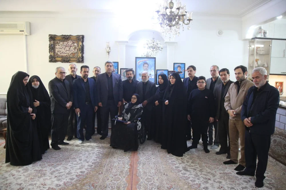 دیدار اعضای شورای اسلامی شهر قم با خانواده شهید اسماعیل دهقان