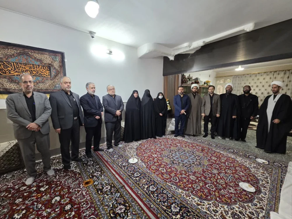 دیدار اعضای شورای اسلامی شهر قم با خانواده حجت‌الاسلام‌والمسلمین شهید محسن مهدوی کلاته
