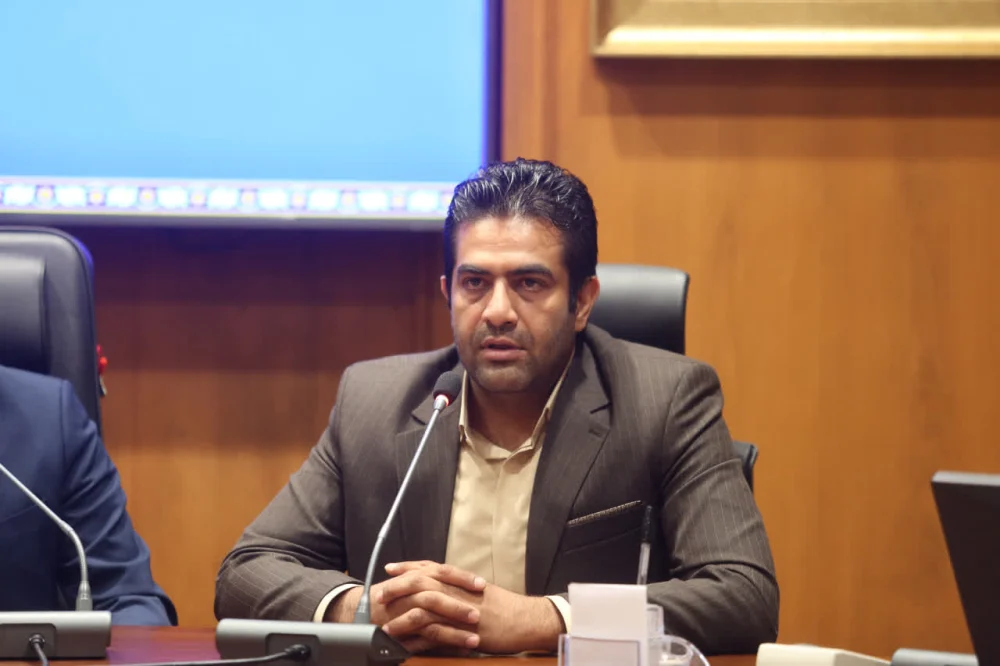 خلق دیوارنگاره ۵۰ متری شهدای میناب با مشارکت ۵۰ هنرمند شاخص قم